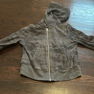 Limited edition aritza zip up